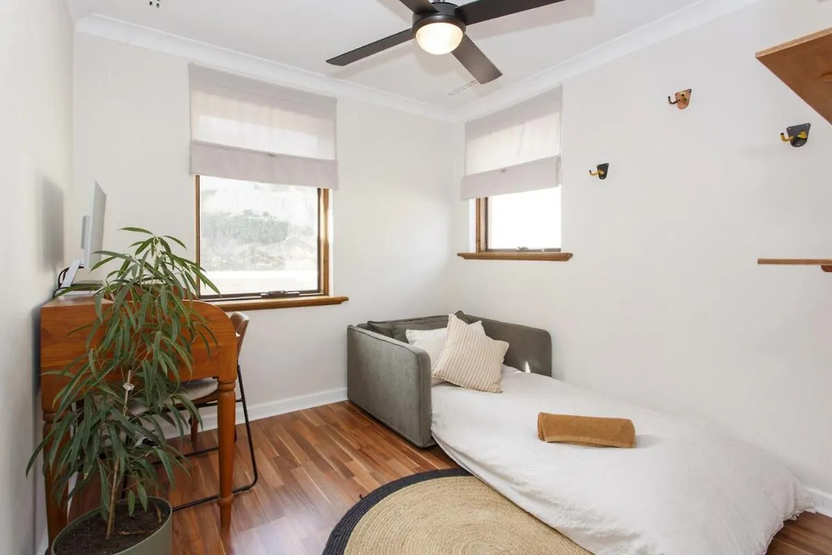 Scarborough Beach Side Retreat Perth